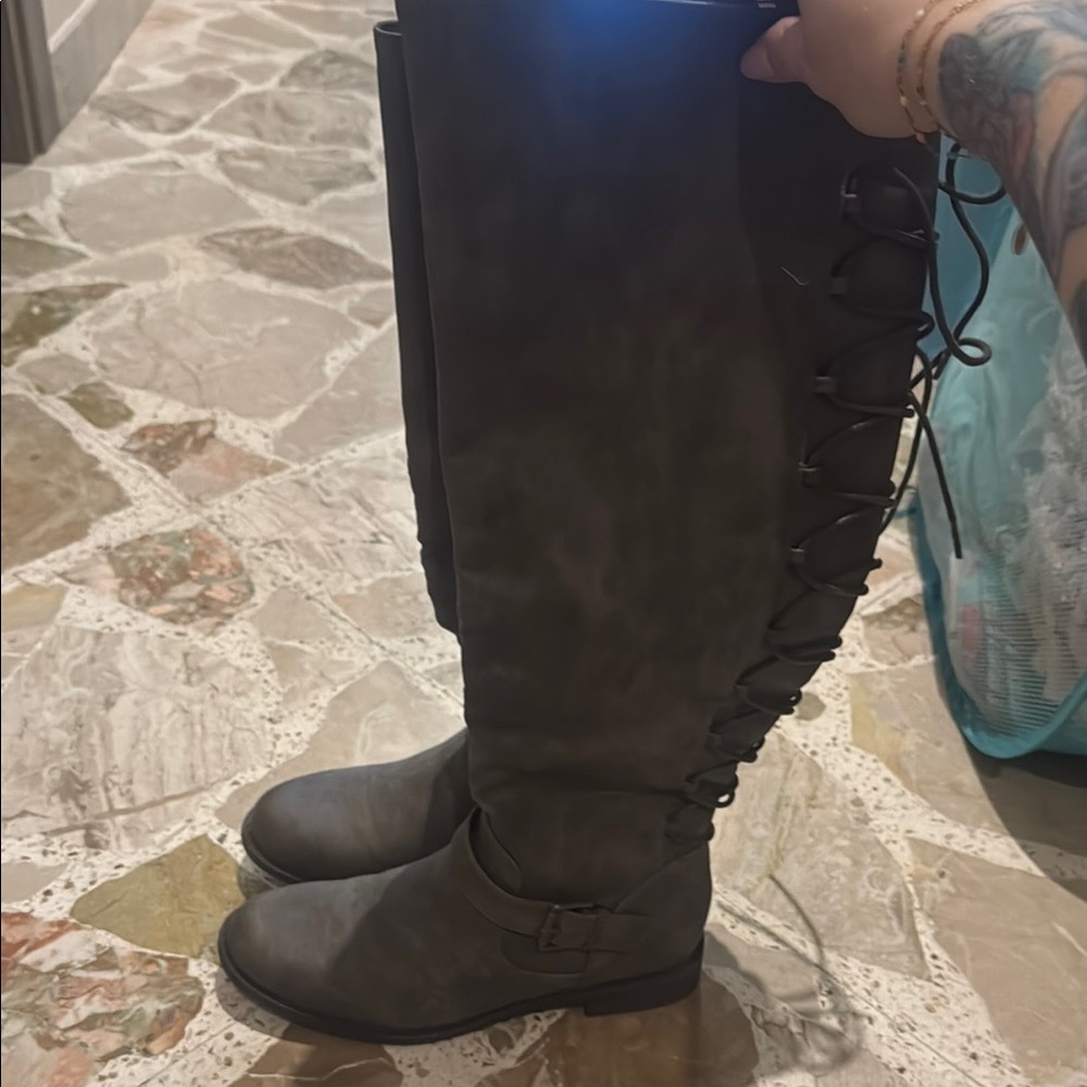 Women's Knee-High Lace-Up Boots